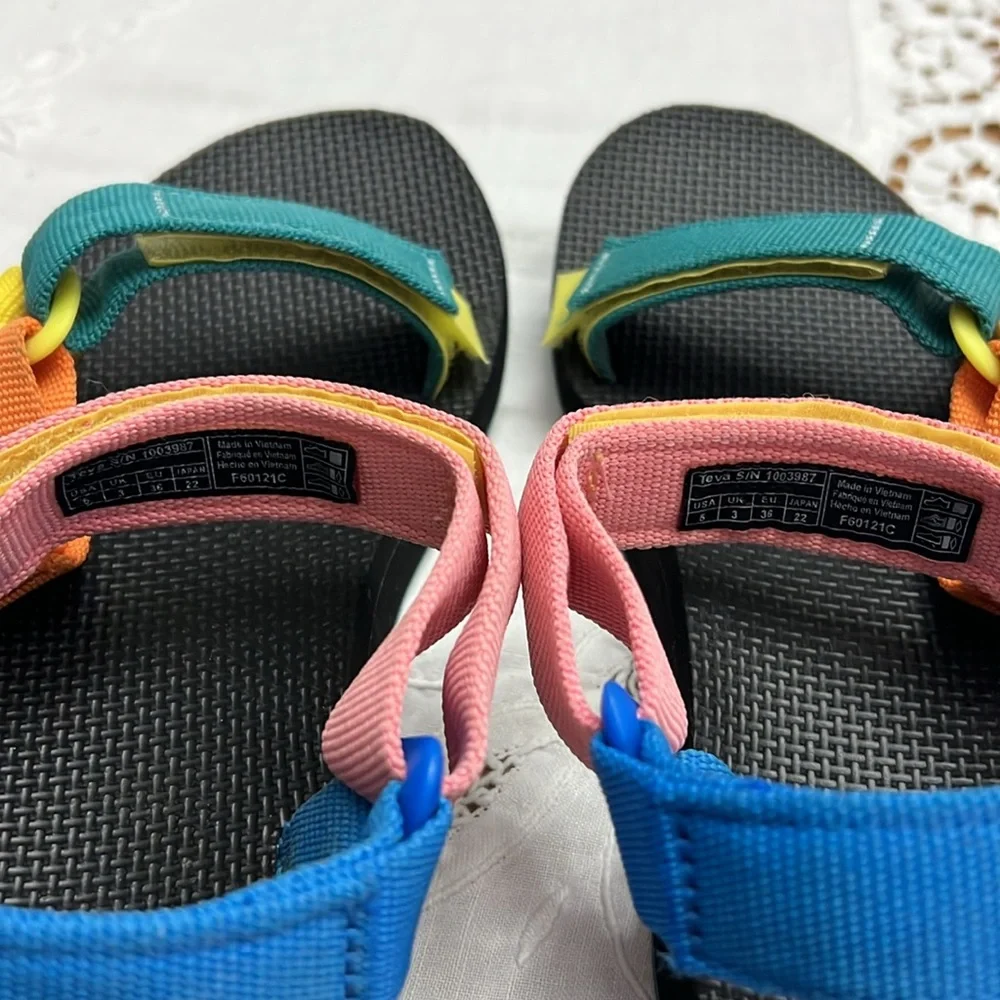 Teva Original Universal Sandal size 590’s Multi - Picture 7 of 8